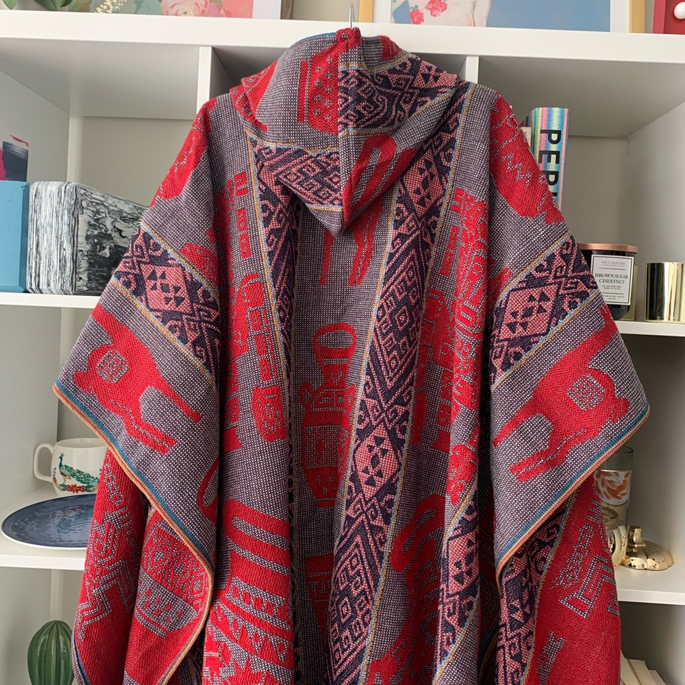 💃🏼 Handmade alpaca hooded poncho from Peru - Picture 7 of 10
